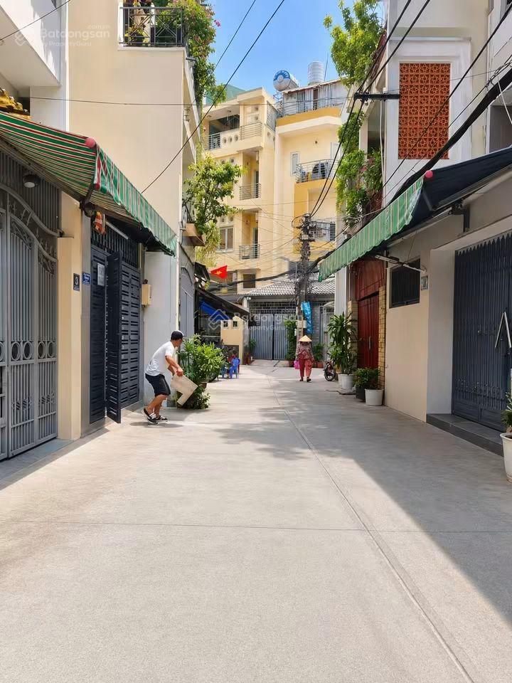 Bán nhà khu vip trần quang diệu, lê văn sỹ q3  35m2 x 4 tầng, ngang 5.5m, hẻm 3m thông nhỉnh 6 tỷ