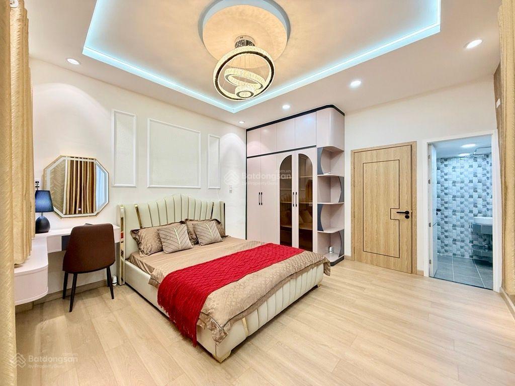 5,x tỷ  hẻm xe hơi huỳnh văn bánh, pn  90m2 dtsd  3 tầng, ngang 4,1m nở hậu, full nội thất.