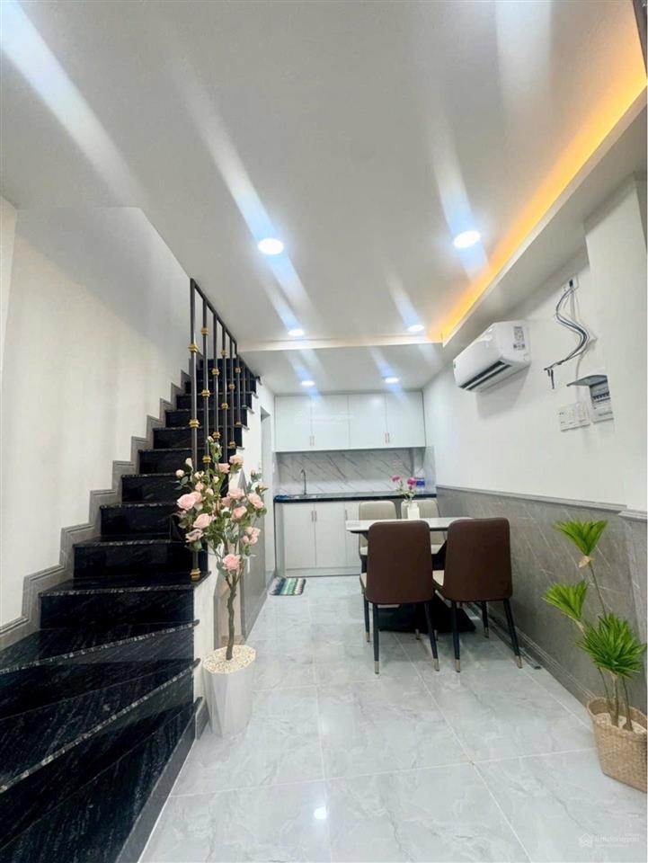 Nhà 4 tầng btct mới đẹp tt phú nhuận  đường nhựa 3m thông, xe hơi vf3 tới cửa  dtsd 56m2  3.x tỷ