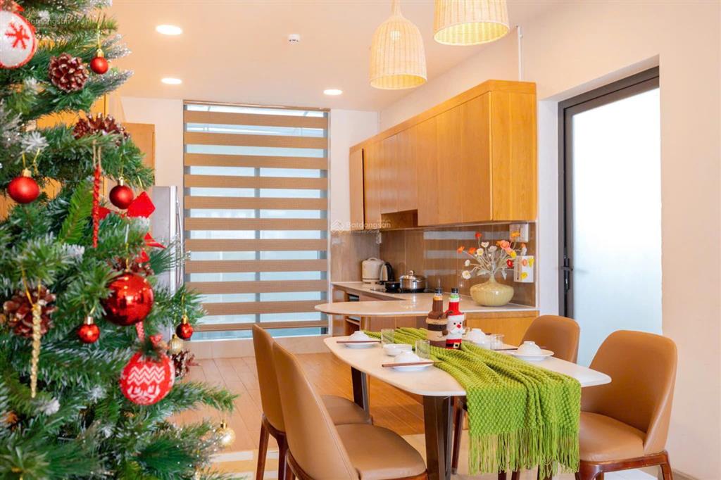 Cho thuê penthouse siêu đẹp 240m2, 4pn, 3wc, có khuôn viên trồng cây, bbq tiệc gia đình