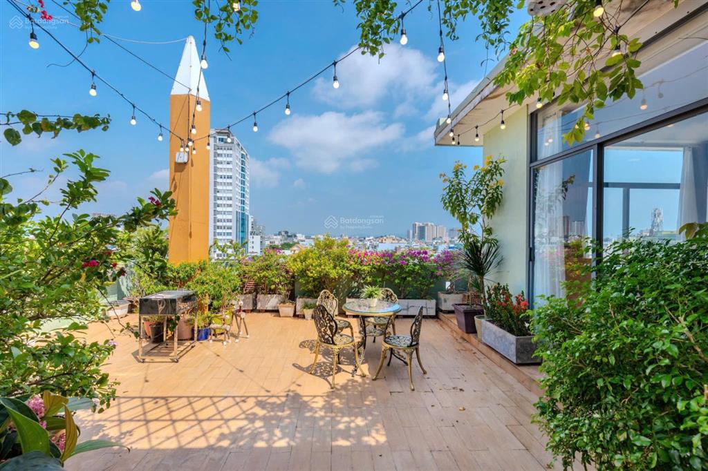 Cho thuê penthouse siêu đẹp 240m2, 4pn, 3wc, có khuôn viên trồng cây, bbq tiệc gia đình