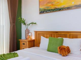 Cho thuê penthouse siêu đẹp 240m2, 4pn, 3wc, có khuôn viên trồng cây, bbq tiệc gia đình
