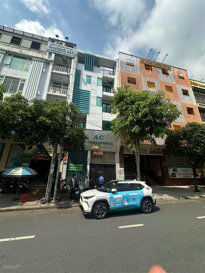 Hot  hạ giá tòa nhà 19 phan xích long, phú nhuận