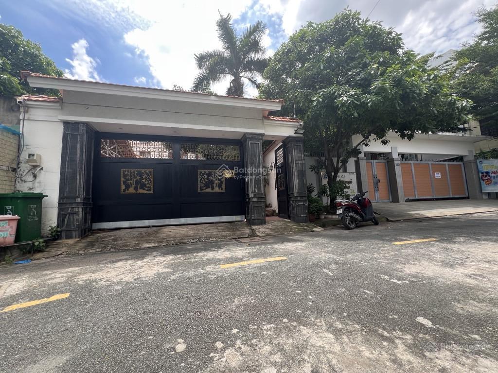 Tìm chủ biệt thự sân vườn gần 500m2 đẹp lung linh khu vip kiến thiết  hiệp phú q9