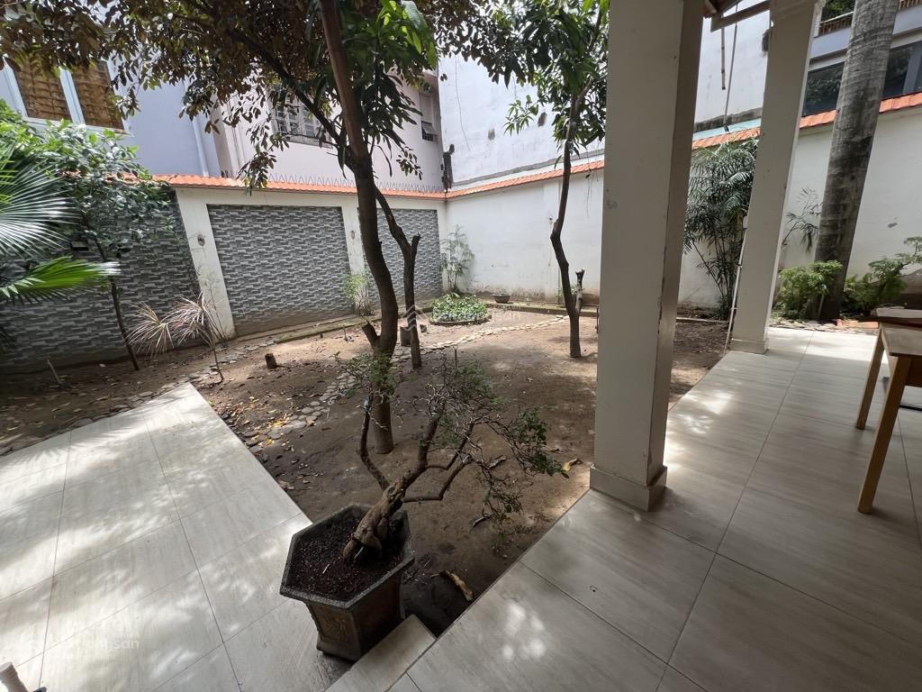 Tìm chủ biệt thự sân vườn gần 500m2 đẹp lung linh khu vip kiến thiết  hiệp phú q9