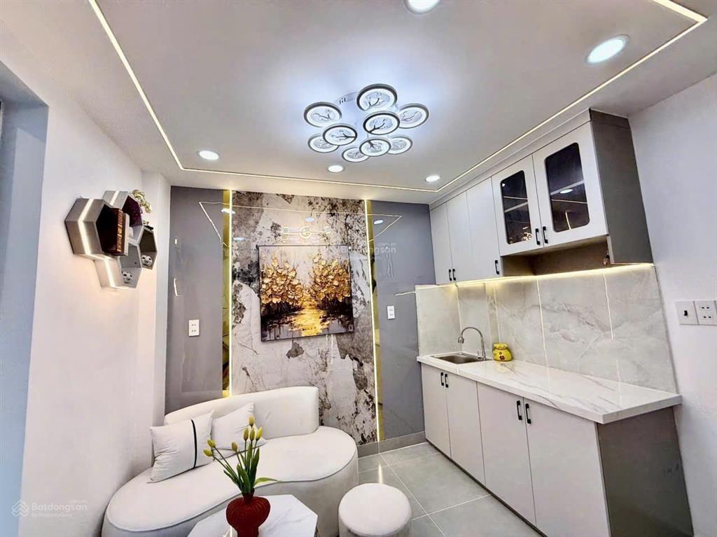 Vị trí siêu hiếm nhà bán.  2,55 tỷ  nguyễn thượng hiền, bình thạnh