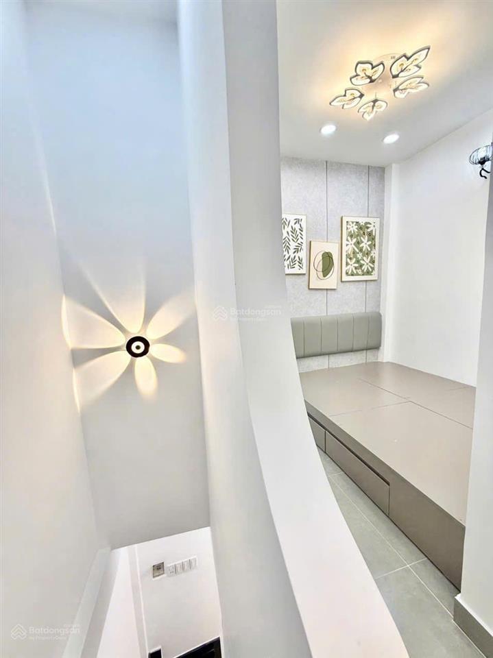 Vị trí siêu hiếm nhà bán.  2,55 tỷ  nguyễn thượng hiền, bình thạnh