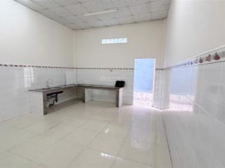 Bán nhà gần lê văn việt đối diện chợ hiệp phú  69 tr/m2, hẻm oto, sân trước nhà đậu 2 oto