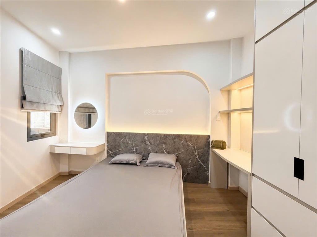 Nhà đẹp ở ngay  nguyễn công trứ, bình thạnh  gần 50m  2 tầng  3pn 2wc  giá 6.95 tỷ