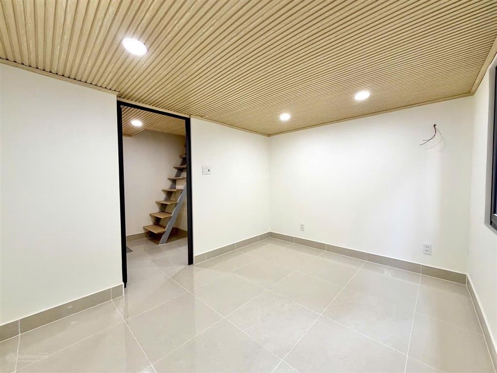 Sát bên quận 1  gần mặt tiền  3 tầng full công năng  4,5 tỷ  lê văn duyệt  bình thạnh