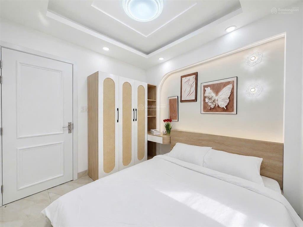 Kinh đô thời trang lê văn sỹ giáp q3  41m2 x 4 tầng sân thượng mới cứng