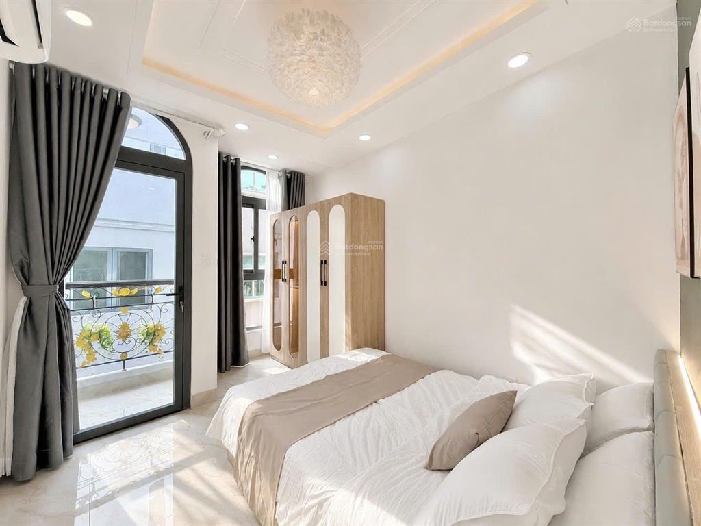 Kinh đô thời trang lê văn sỹ giáp q3  41m2 x 4 tầng sân thượng mới cứng