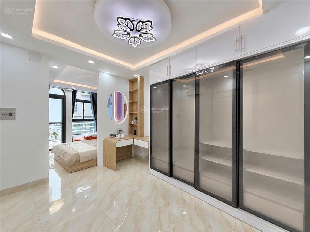 Kinh đô thời trang lê văn sỹ giáp q3  41m2 x 4 tầng sân thượng mới cứng