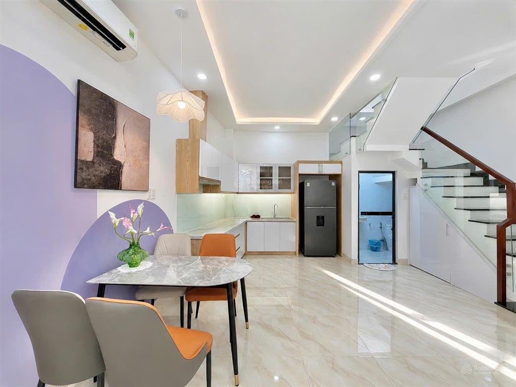 Kinh đô thời trang lê văn sỹ giáp q3  41m2 x 4 tầng sân thượng mới cứng