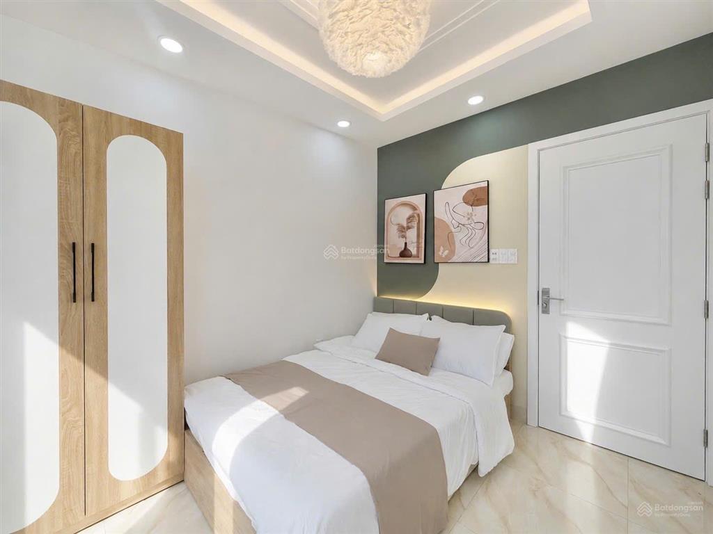 Kinh đô thời trang lê văn sỹ giáp q3  41m2 x 4 tầng sân thượng mới cứng