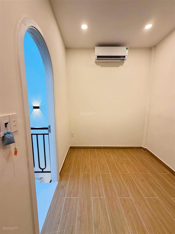 Siêu phẩm cạnh mặt tiền ngay nguyễn văn trỗi phú nhuận giáp quận 3, 35m2 2 tầng, nở hậu, 4.9 tỷ tl