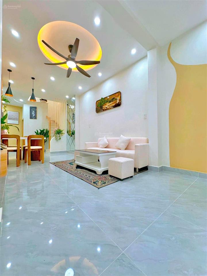 Siêu phẩm gv  giáp sân bay  đối diện bv 175  45m2 ,nở hậu hẻm ba gác 30m ra mặt tiền  5.89 tỷ