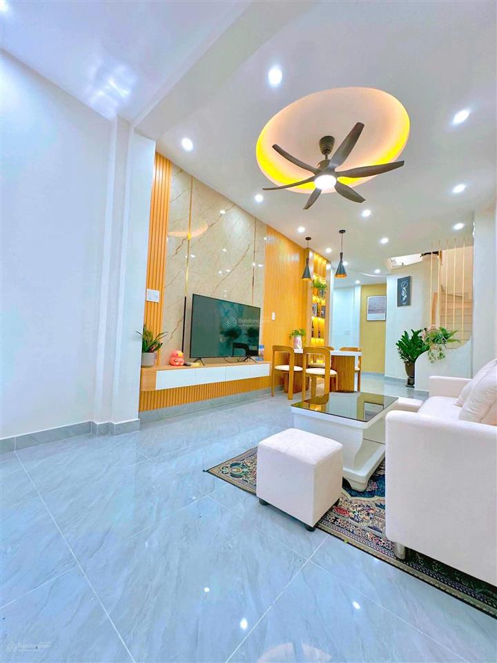 Siêu phẩm gv  giáp sân bay  đối diện bv 175  45m2 ,nở hậu hẻm ba gác 30m ra mặt tiền  5.89 tỷ