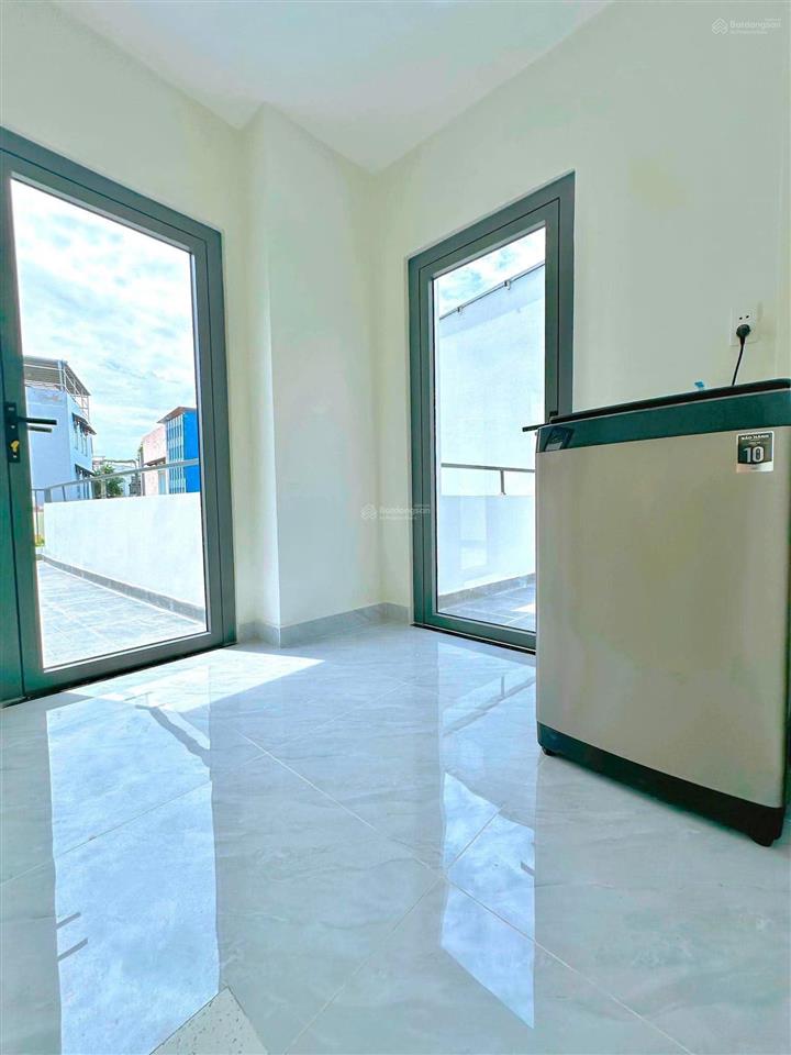 Siêu phẩm gv  giáp sân bay  đối diện bv 175  45m2 ,nở hậu hẻm ba gác 30m ra mặt tiền  5.89 tỷ