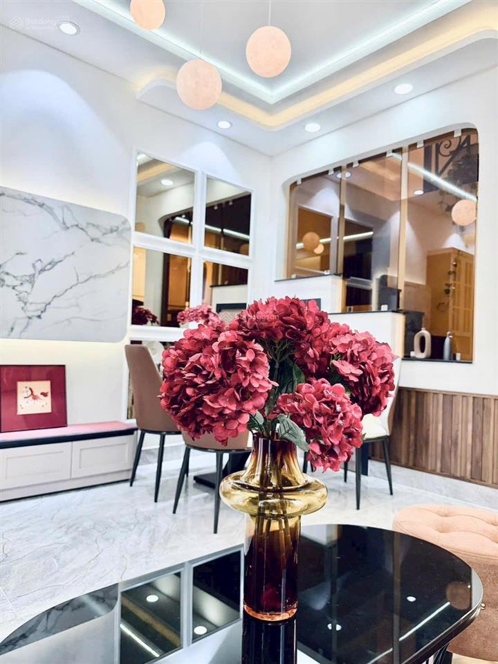 Lên sóng nhà khu đẹp sang phú nhuậnvip huỳnh văn bánh