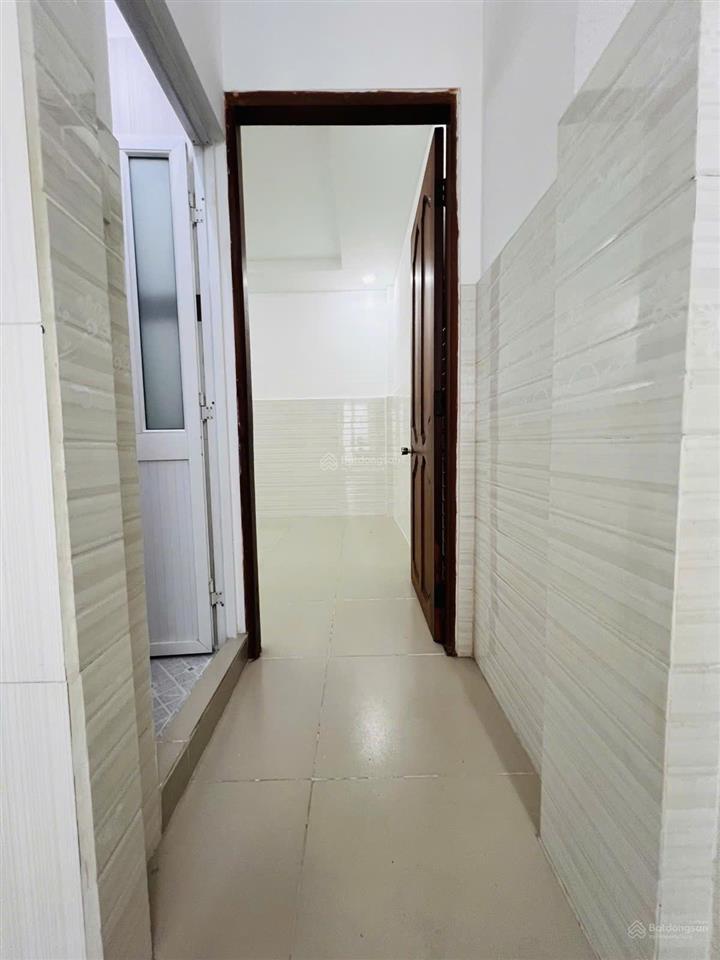 Ngay khu phố ẩm thực phan xích long  4.1 x 11 (46m2)  gần mặt tiền phan xích long  chỉ 6,2 tỷ.