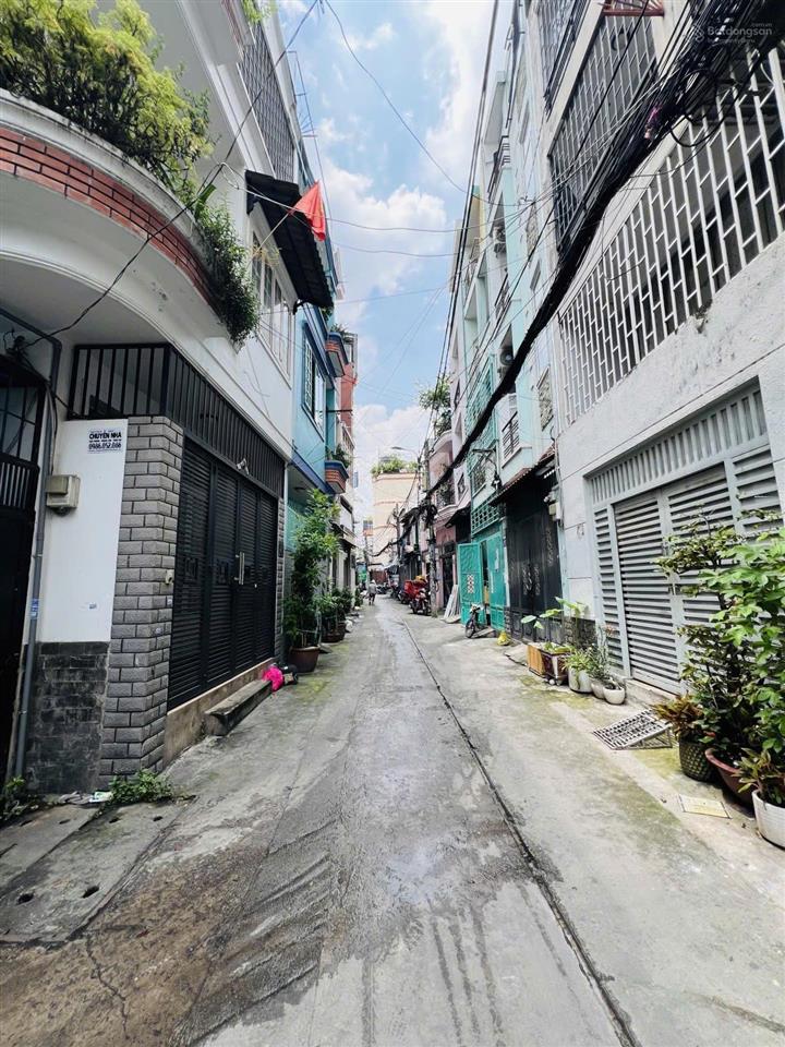 Ngay khu phố ẩm thực phan xích long  4.1 x 11 (46m2)  gần mặt tiền phan xích long  chỉ 6,2 tỷ.