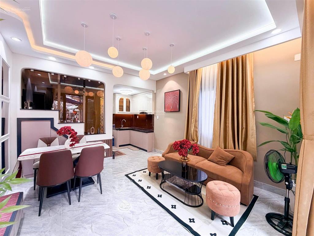 Nhà đẹp huỳnh văn bánh, phú nhuận  28m  3 tầng btct  3pn 3wc  hẻm xe hơi sát nhà  6.3 tỷ