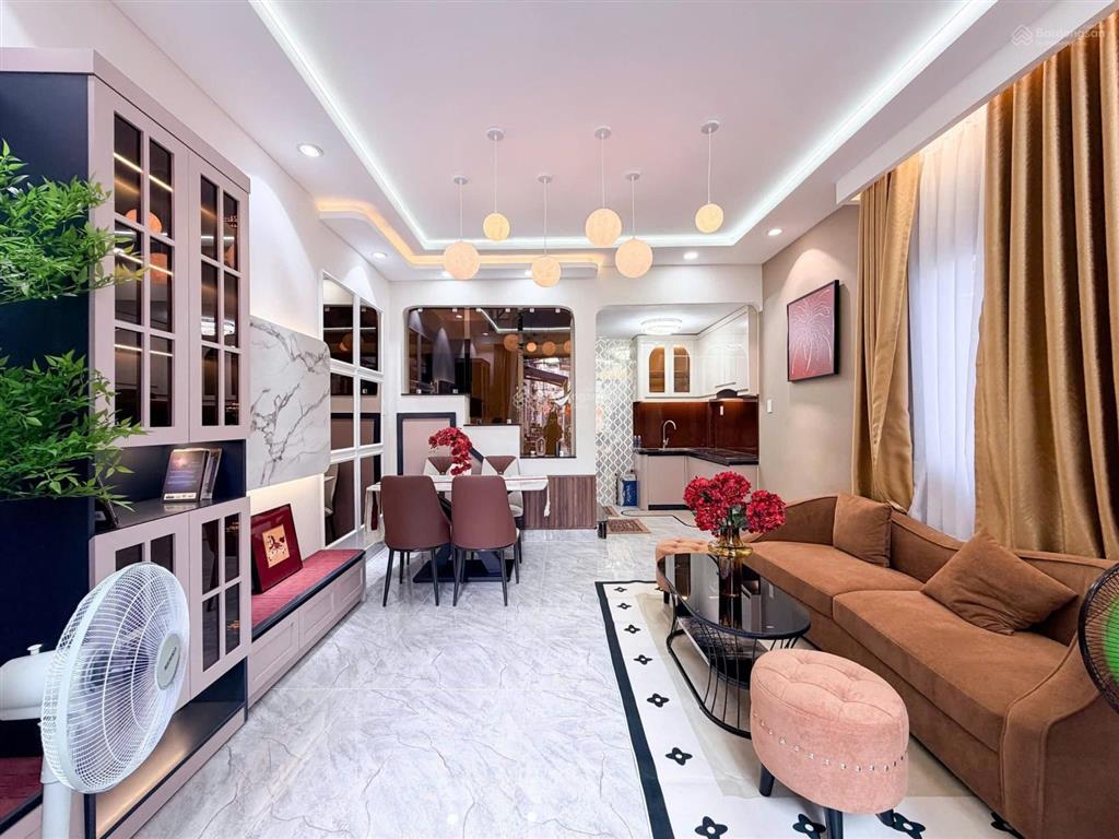 Nhà đẹp huỳnh văn bánh, phú nhuận  28m  3 tầng btct  3pn 3wc  hẻm xe hơi sát nhà  6.3 tỷ