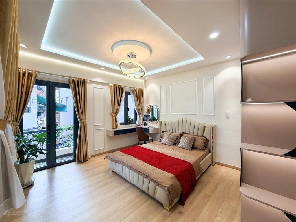 Nhà đẹp huỳnh văn bánh, phú nhuận  28m  3 tầng btct  3pn 3wc  hẻm xe hơi sát nhà  6.3 tỷ