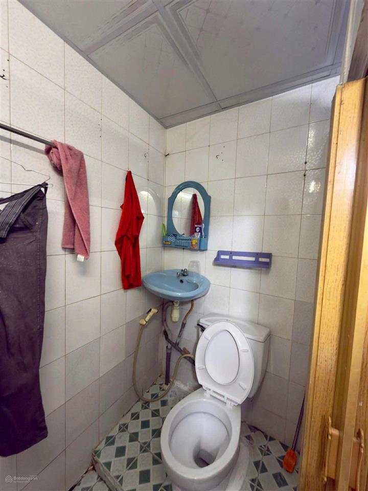 Huỳnh văn bánh, phú nhuận sát mặt tiền dt 16m2 ngang 5.5m 2 tầng giá 3.1 tỷ thương lượng