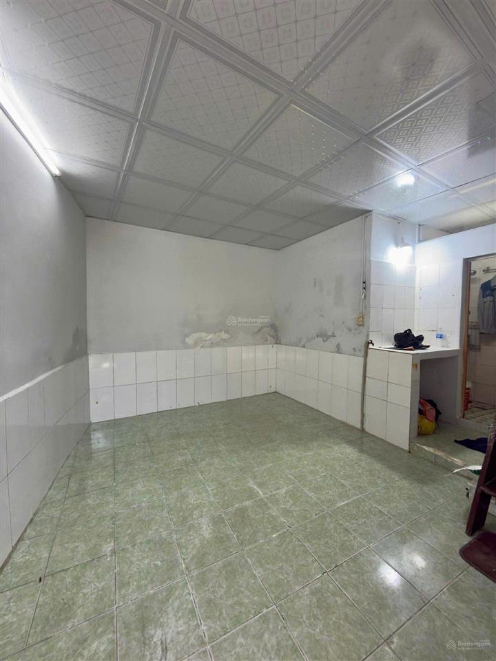 Huỳnh văn bánh, phú nhuận sát mặt tiền dt 16m2 ngang 5.5m 2 tầng giá 3.1 tỷ thương lượng