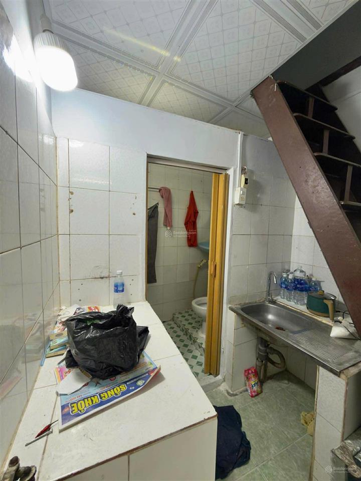 Huỳnh văn bánh, phú nhuận sát mặt tiền dt 16m2 ngang 5.5m 2 tầng giá 3.1 tỷ thương lượng