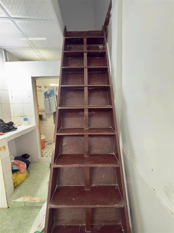 Huỳnh văn bánh, phú nhuận sát mặt tiền dt 16m2 ngang 5.5m 2 tầng giá 3.1 tỷ thương lượng