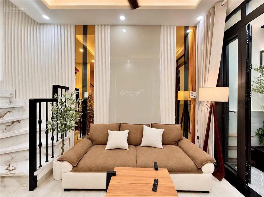 Nhà đẹp ở ngay nguyễn kiệm, p. đức nhuận, phú nhuận  41m 3 tầng 4pn 5wc 6.89 tỷ