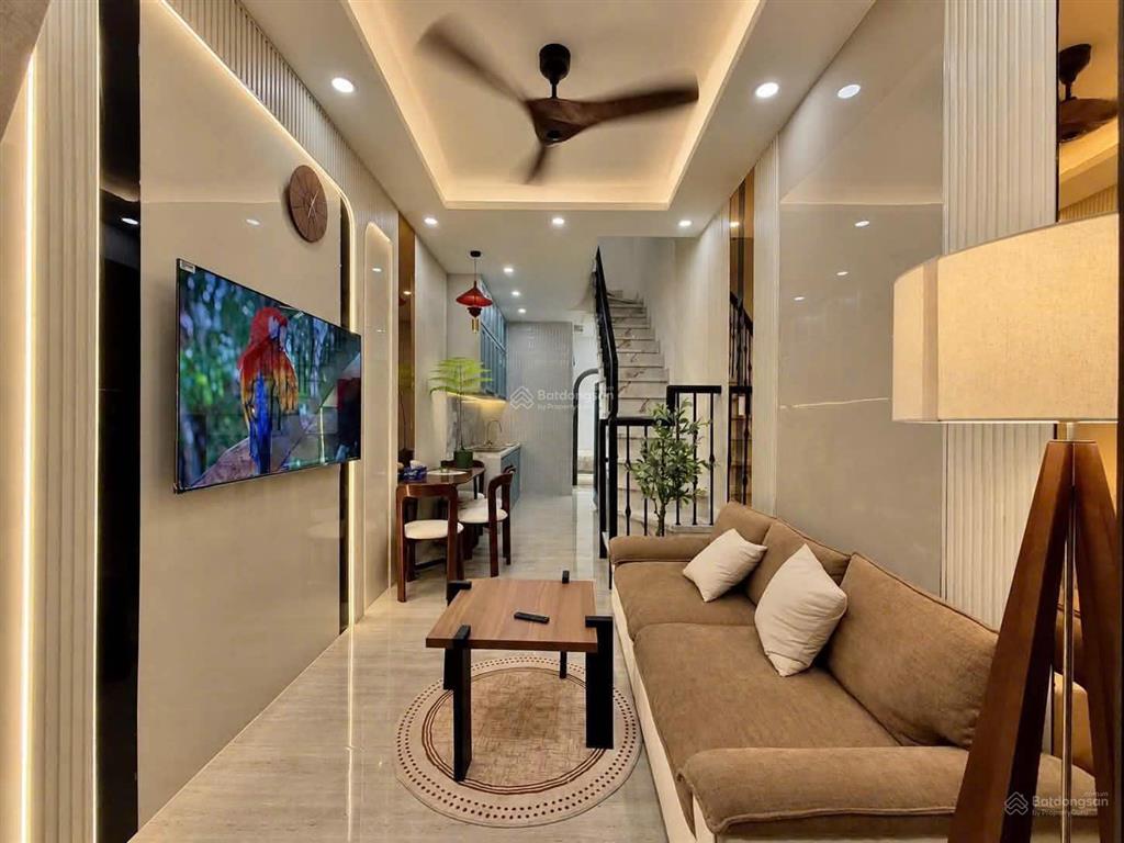 Nhà đẹp ở ngay nguyễn kiệm, p. đức nhuận, phú nhuận  41m 3 tầng 4pn 5wc 6.89 tỷ