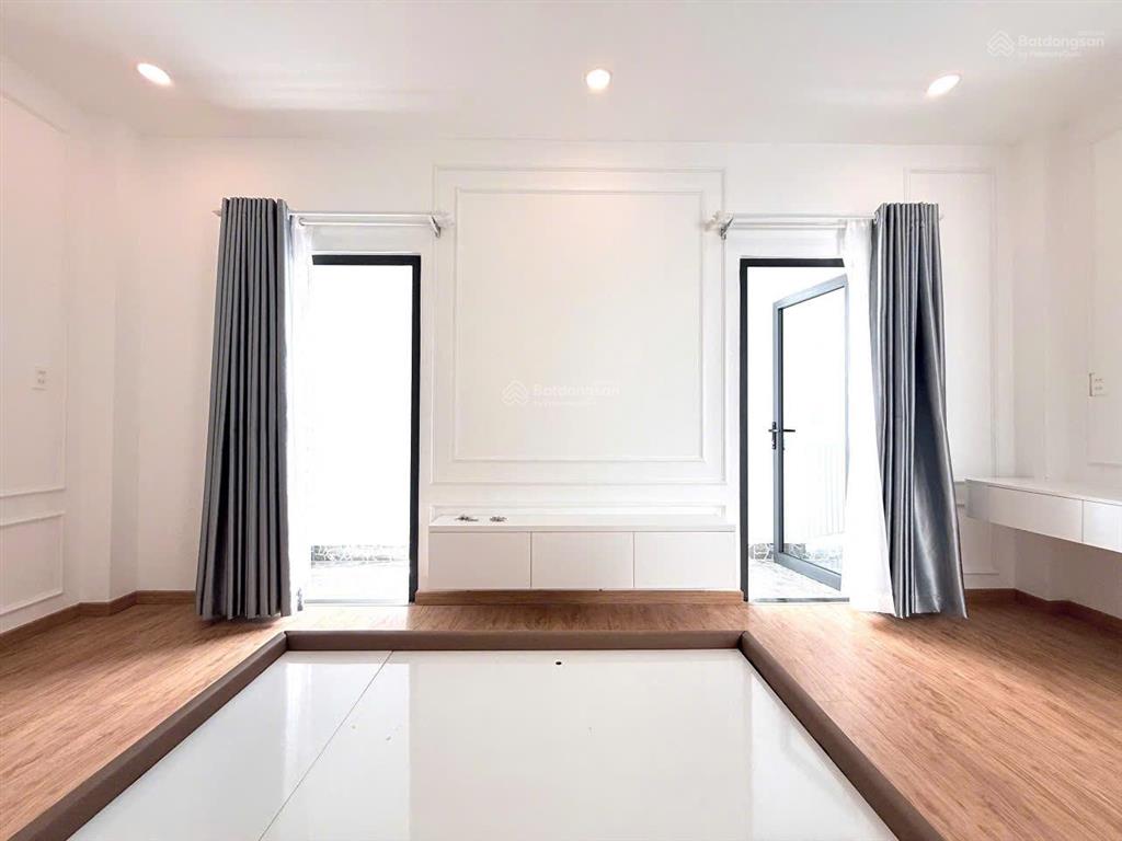 [7.5 tỷ] nhà bề thế 4 tầng lạc long quân (5x13)m | nhà mới vào ở liền
