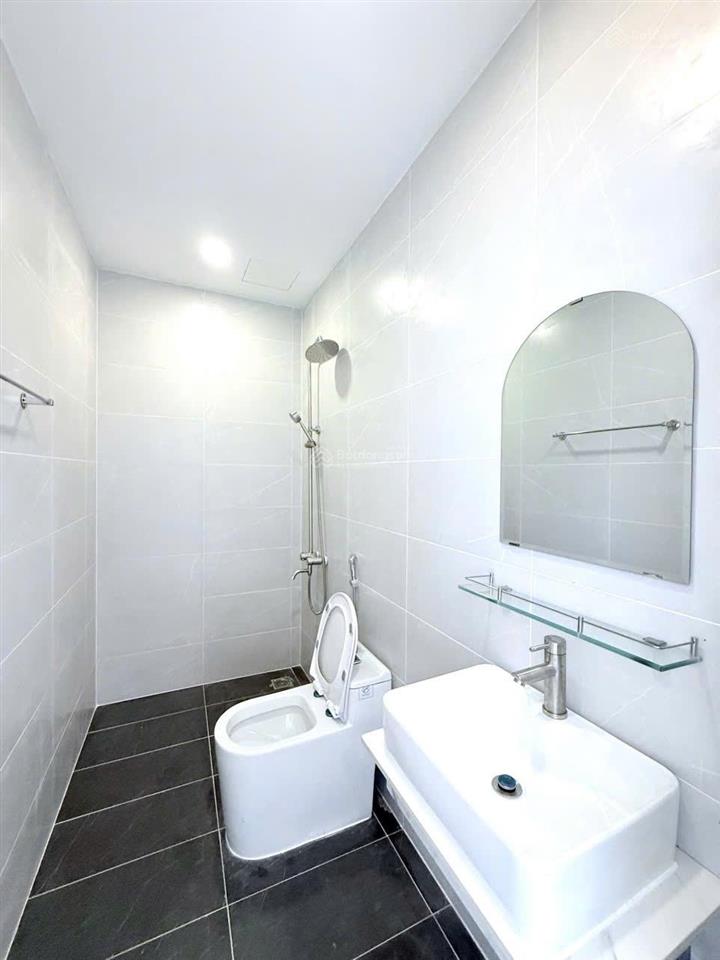 [7.5 tỷ] nhà bề thế 4 tầng lạc long quân (5x13)m | nhà mới vào ở liền