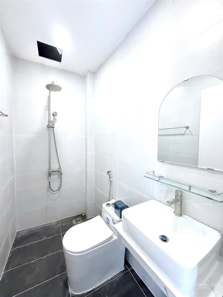 [7.5 tỷ] nhà bề thế 4 tầng lạc long quân (5x13)m | nhà mới vào ở liền