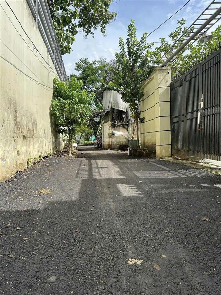 Nhà nát 100m2  còn 1 nền duy nhất kdc nam hùng vương