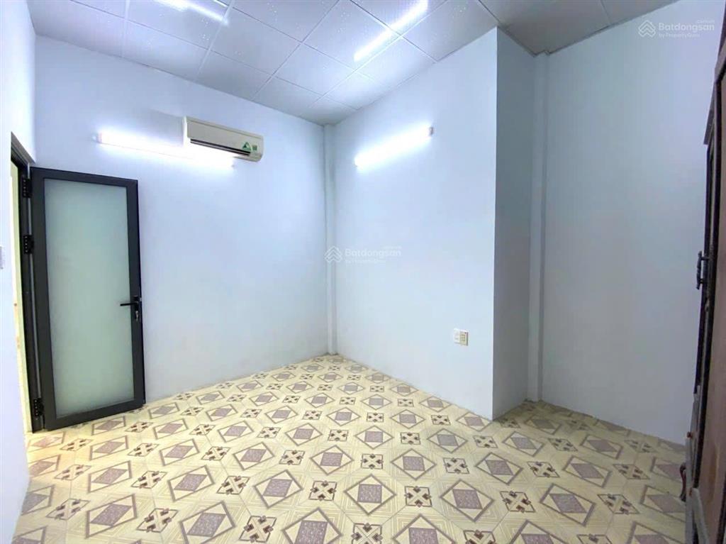 Nhà cấp 4 lê thị bạch cát (4.8x18)m | cách mặt tiền 30m  hợp đồng thuê 10 triệu/tháng