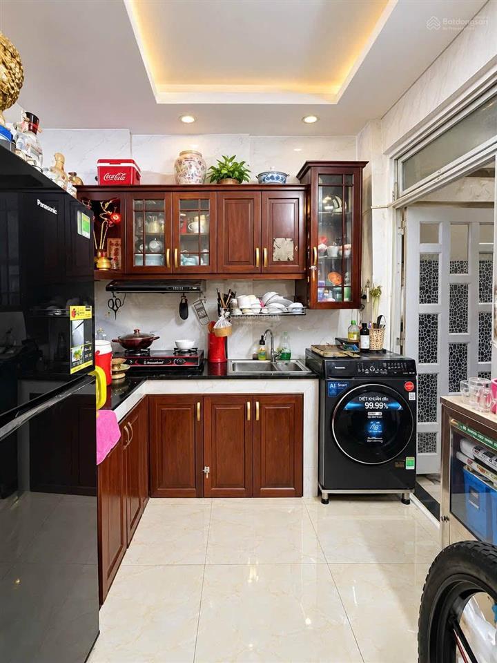 Nhà lạc long quân (3.75x11.4)m | cách 30m ra hẻm xe tải