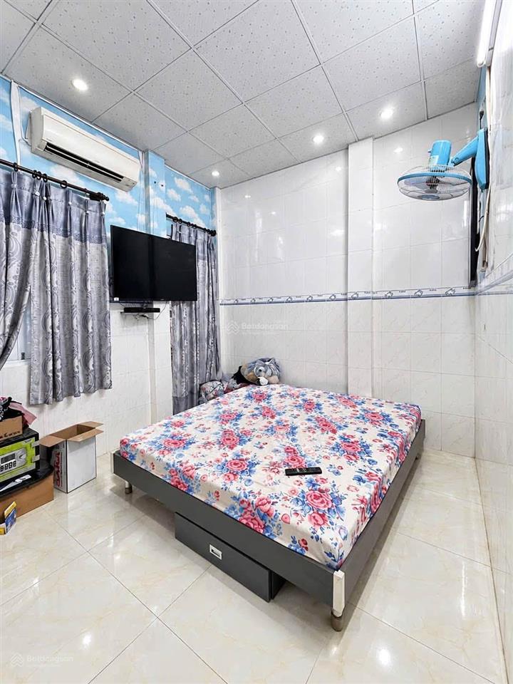 Nhà lạc long quân (3.75x11.4)m | cách 30m ra hẻm xe tải