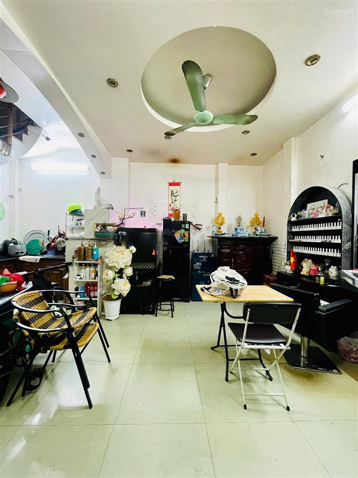 Nhà phố 8/3 sổ vuông vắn 1 bước ra ô tô tránh cực gần trường học, chợ tiện ích đầy đủ.