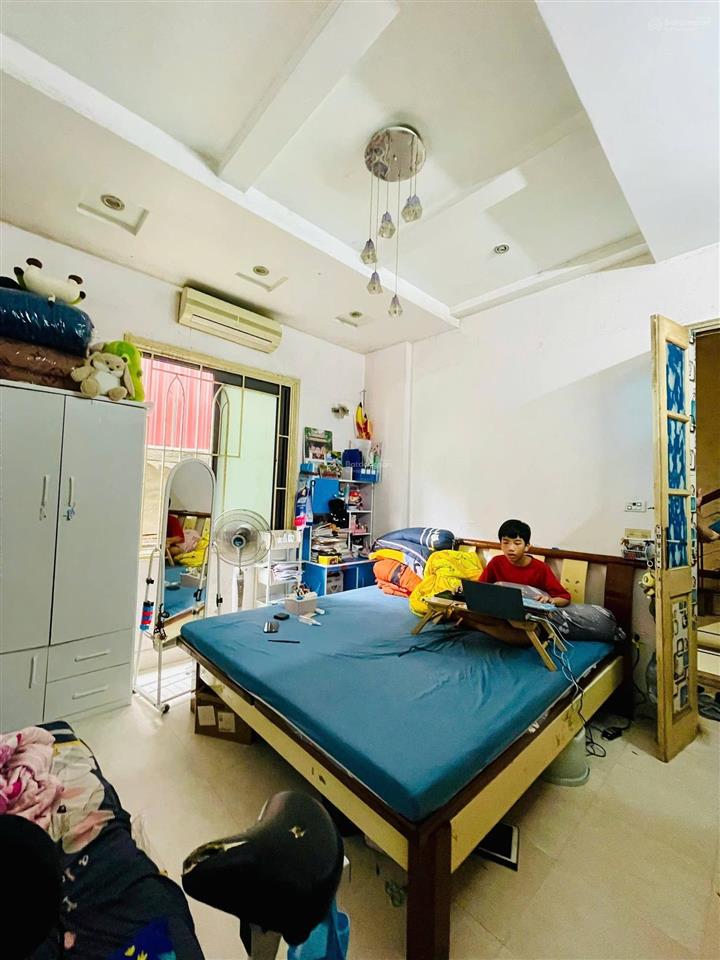 Nhà phố 8/3 sổ vuông vắn 1 bước ra ô tô tránh cực gần trường học, chợ tiện ích đầy đủ.