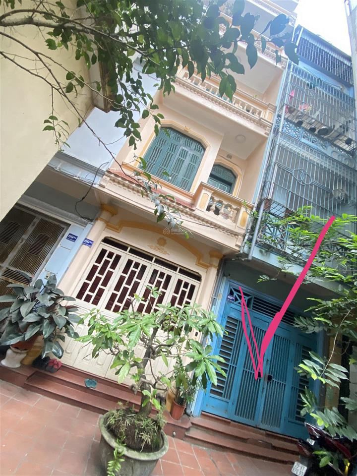Vài bước ra phố lạc trung ngõ phân lô ô tô đõ cửa ở cực sướng 40m2,4 tầng, giá tốt.