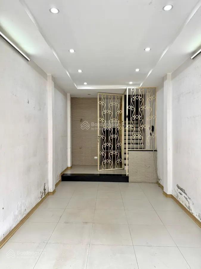 Chỉ 15 tỷ có ngay 41m2  5 tầng mặt phố Hoa Bằng ,Cầu Giấy, kinh doanh đỉnh
