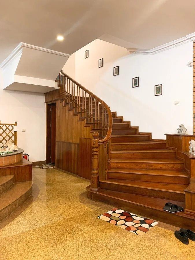 BÁN BIỆT THỰ VIP DỊCH VỌNG – 271M2 – MT 17M – 5 TẦNG – SÂN VƯỜN ĐẲNG CẤP – 75 TỶ