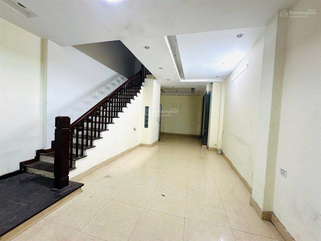 Bán liền kề kđt yên hòa  trung kính 73m, 5 tầng, mt 4.7m  view công viên  35.8 tỷ