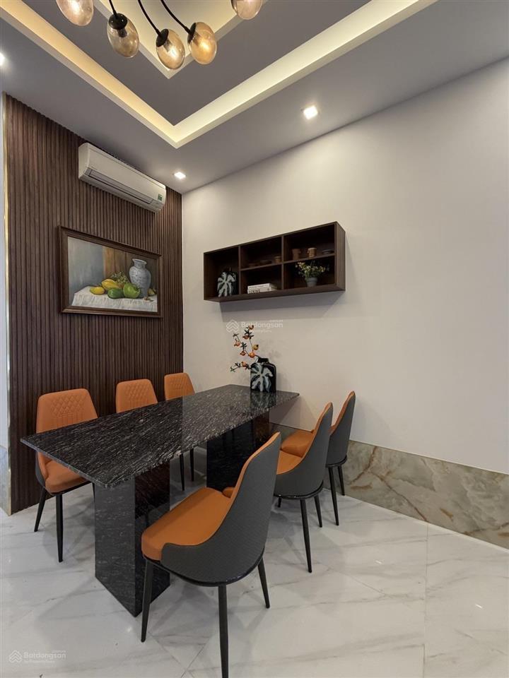 Bán villa 5pn cách biển mỹ khê 300m, 94m2 ngang 7.5m chỉ 16.8 tỷ