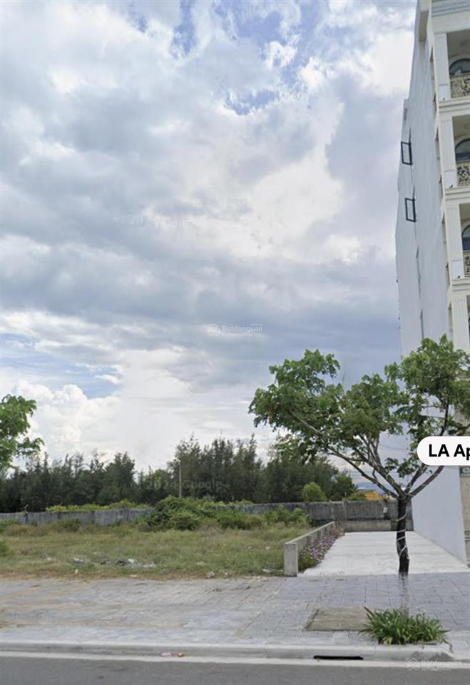 Mặt tiền võ nguyên giáp đối diện furama resort 153m2 ngang 6m, giá 135 triệu/m2